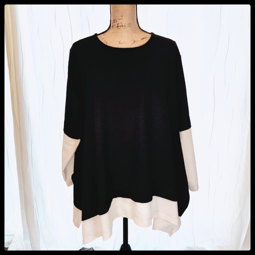 CLOSET CLOSING ~~ Sophia NYC - Tunic in Black and White